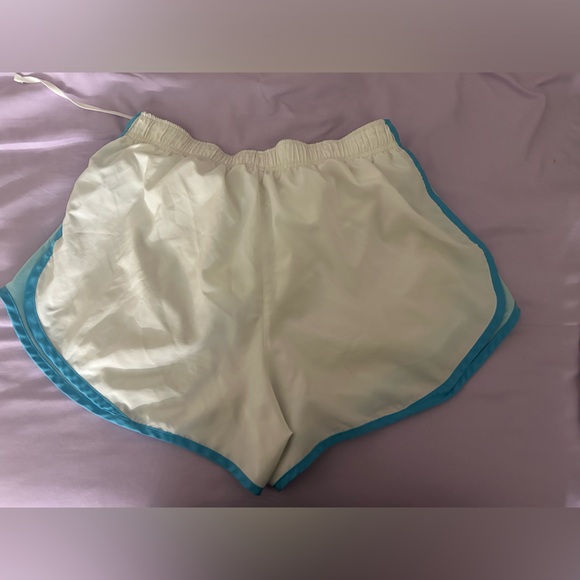 White and blue Nike shorts - Picture 2 of 3